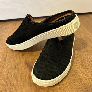 Sofft Shoes Size 8.5 Women's Heelless Slides Business Casual Black and White